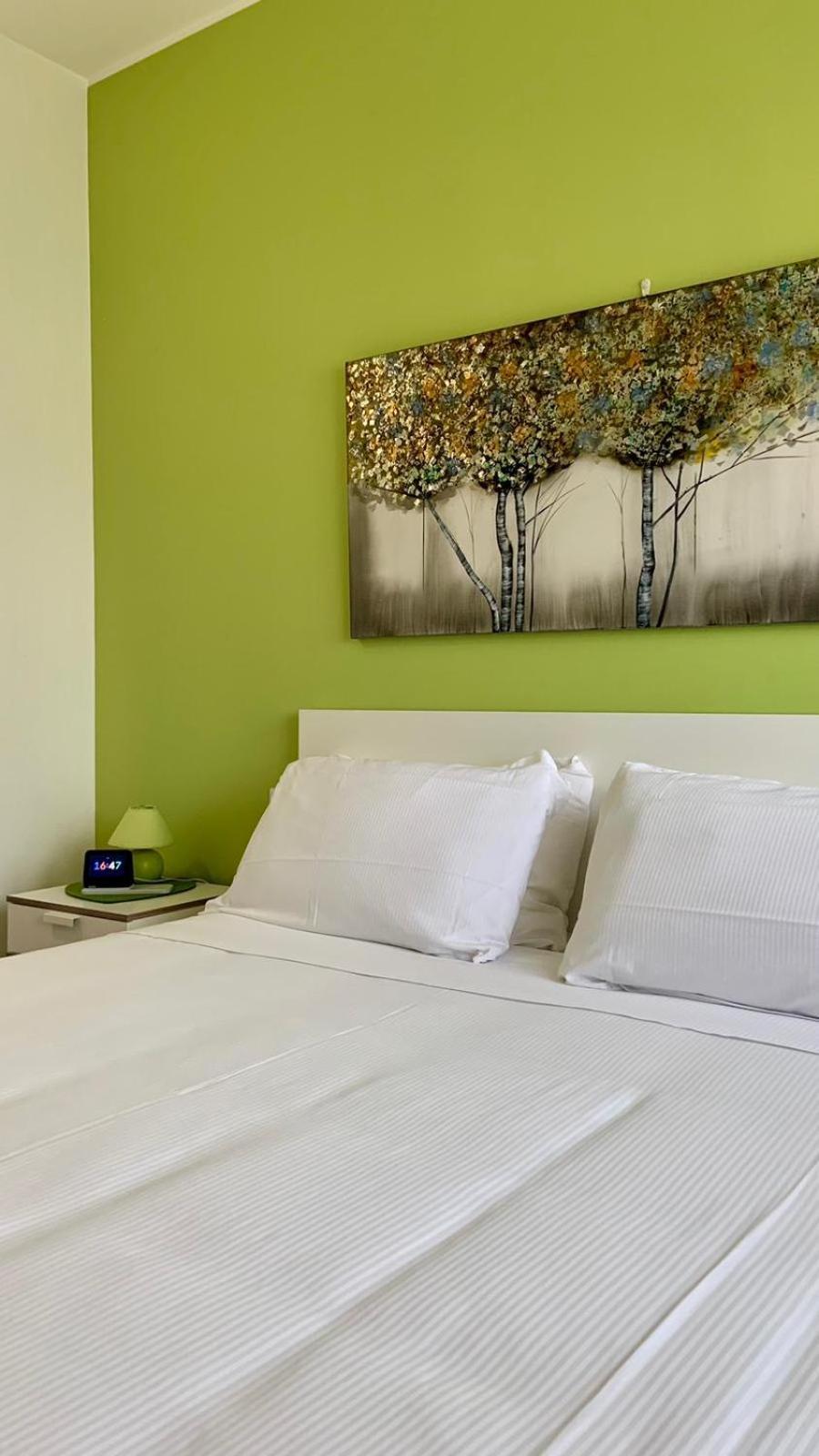 Airuno Rooms Exterior photo